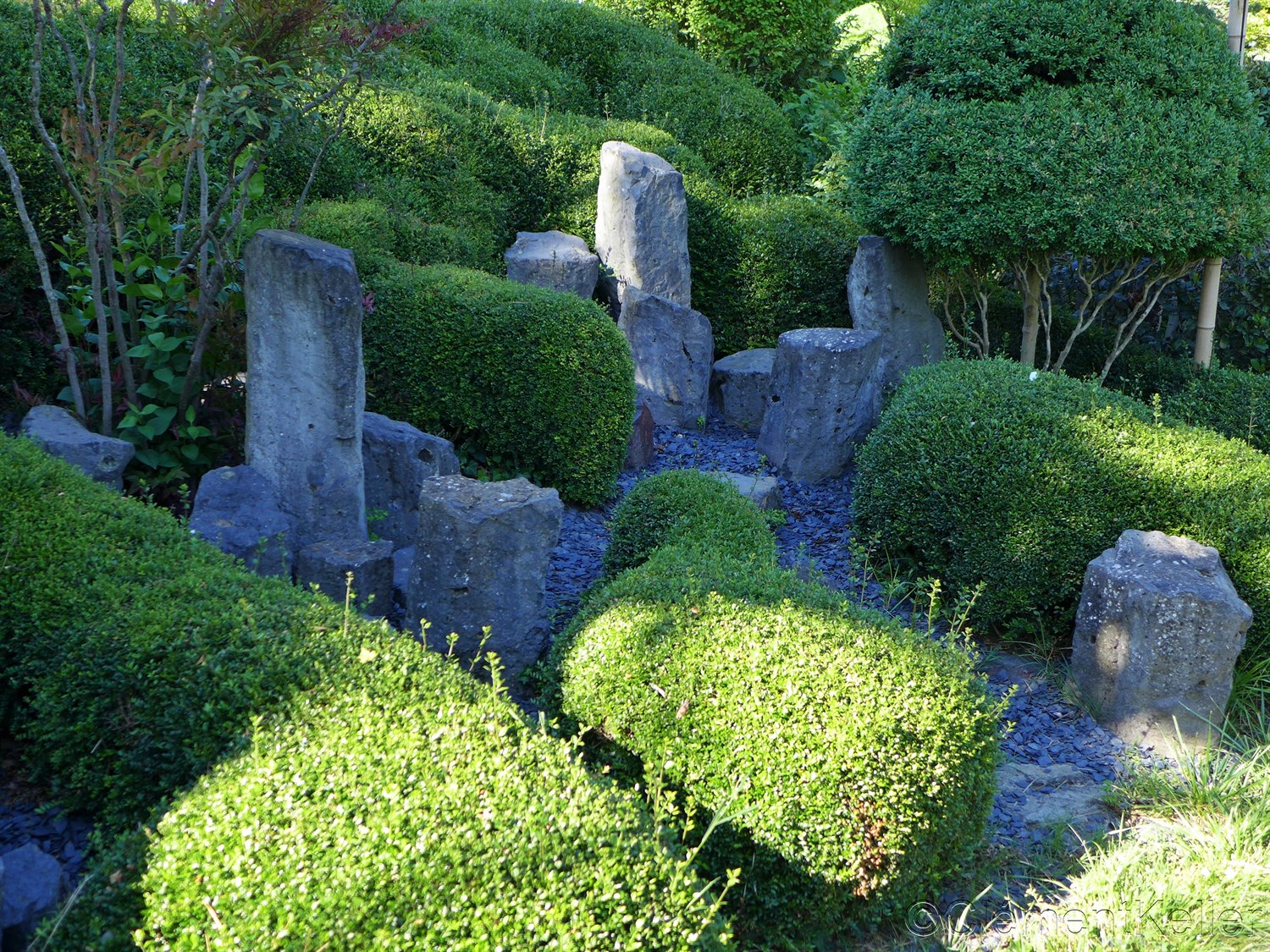 BEAUMONT-MONTEUX près de VALENCE "Jardin Zen d'Erik Borja" - Les